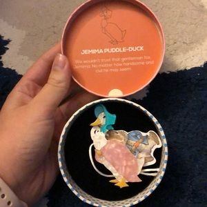 BNWT Erstwilder Jemima puddle duck brooch